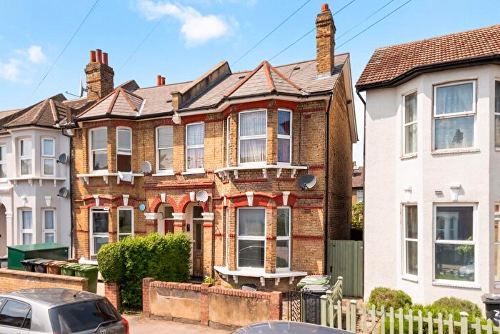 2 Bedroom Apartment To Rent In Glenwood Road, London, SE6