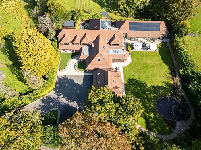 8 Bedroom Detached House To Rent In Keymer Road, Burgess Hill, RH15