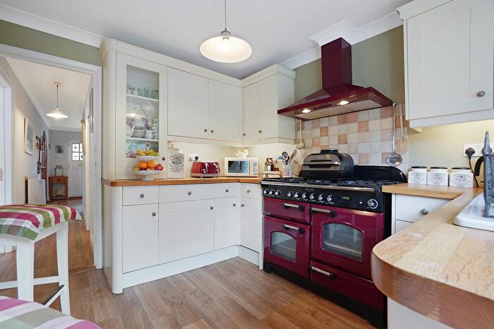 4 Bedroom Detached House For Sale In Hallsfield Road, Walderslade, ME5