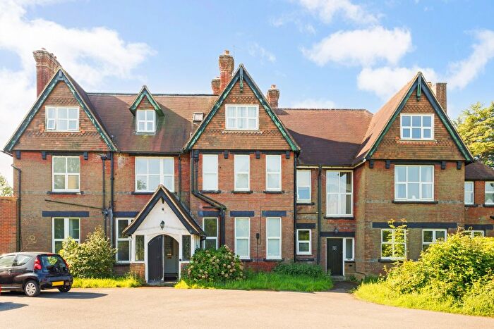 1 Bedroom Flat To Rent In Ends Place, Byfleets Lane, Warnham, Horsham, RH12