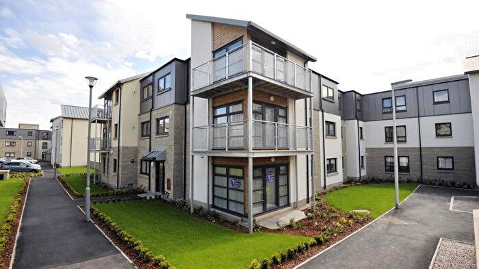 2 Bedroom Flat To Rent In Hammerman Avenue, Aberdeen, AB24