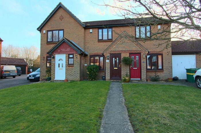 2 Bedroom Terraced House To Rent In The Weavers, Maidstone, ME16