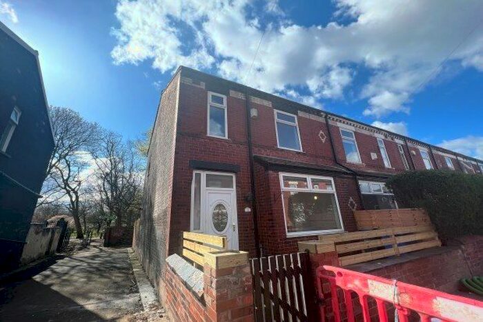 3 Bedroom Terraced House To Rent In Longford Street, Manchester, M18