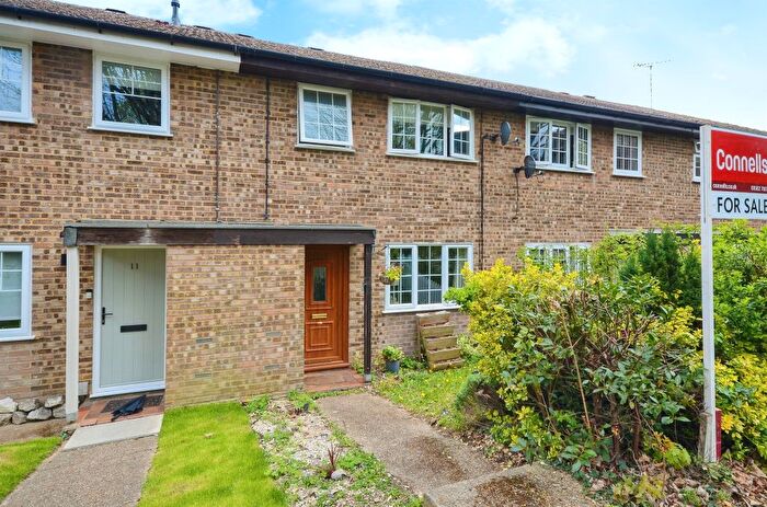 3 Bedroom Terraced House For Sale In Ravenscroft, Harpenden, AL5