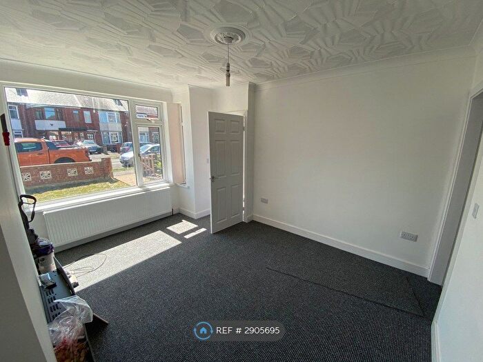 3 Bedroom End Terrace House To Rent In Westlands Road, Hull, HU5