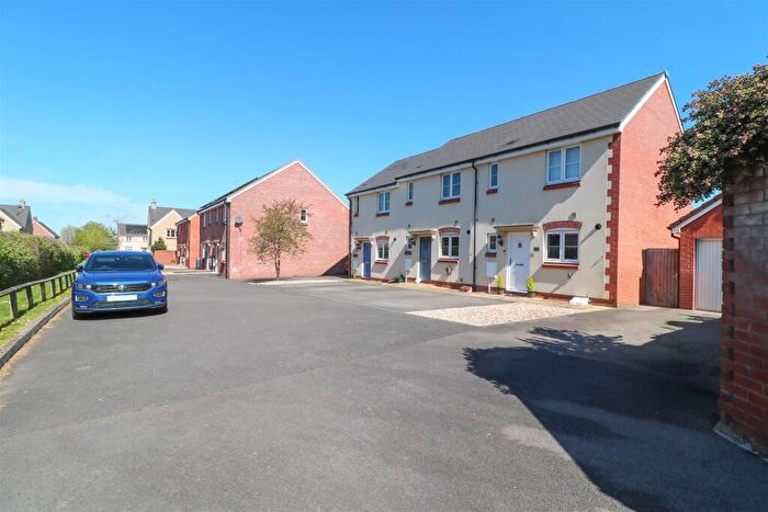 2 Bedroom End Of Terrace House For Sale In Linnet Lane, Melksham, SN12