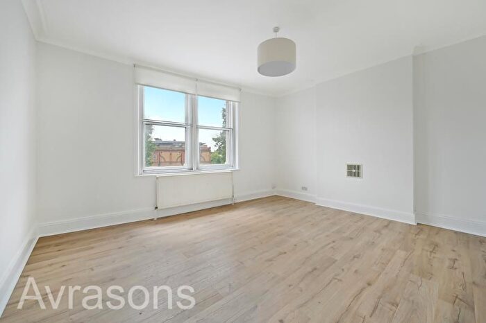 4 Bedroom Flat To Rent In Brixton Road, London, SW9