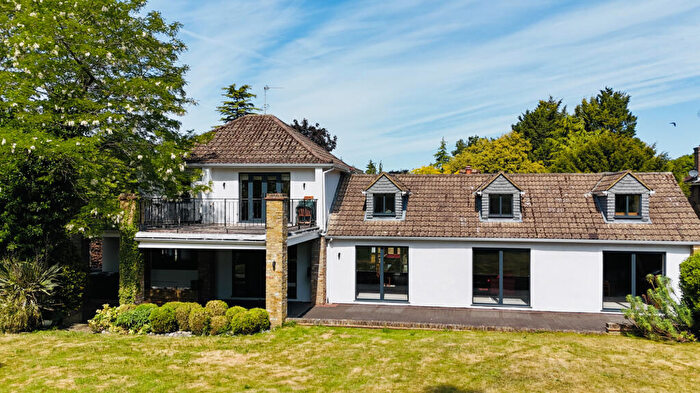 4 Bedroom Detached House For Sale In Epsom - College Area, KT17