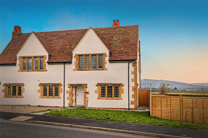 3 Bedroom Semi Detached House For Sale In Toddington, Cheltenham, Gloucestershire, GL54