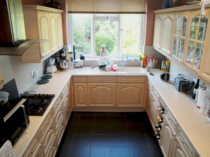 5 Bedroom Terraced House To Rent In Devonport Gardens, Ilford, IG1