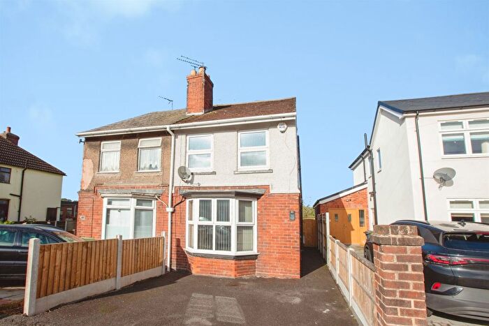 3 Bedroom Semi-Detached House For Sale In Leamoor Avenue, Somercotes, Alfreton, DE55