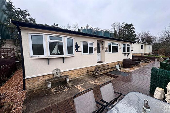 2 Bedroom Mobile Home For Sale In The Peaks, Tunstead Milton, Whaley Bridge, High Peak, SK23