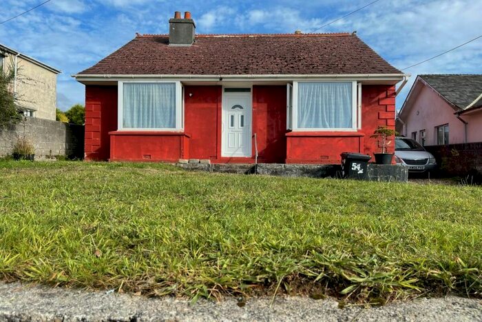 4 Bedroom Bungalow To Rent In Trethosa Road, St. Stephen, St. Austell PL26