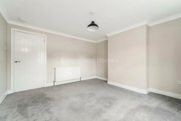 1 Bedroom Flat For Sale In Harvey Terrace, Lochwinnoch, PA12