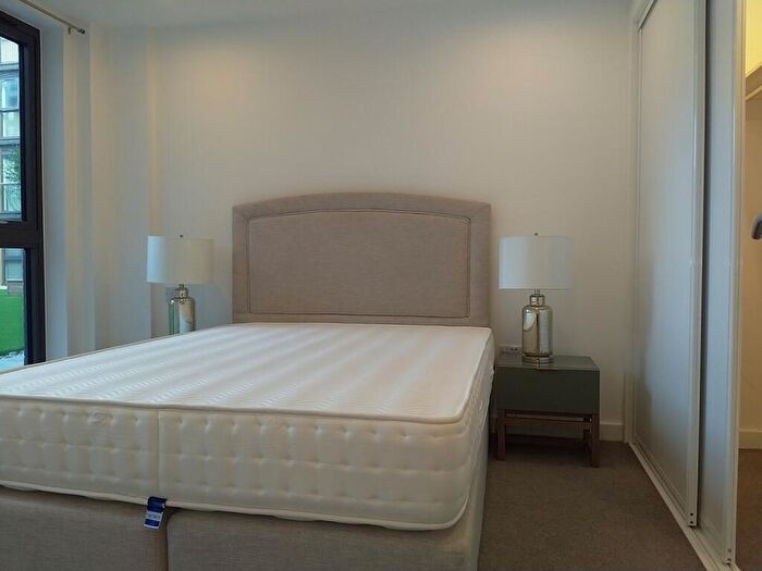 1 Bedroom Flat For Sale In Communication Row, Birmingham, West Midlands, B15