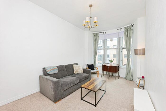 2 Bedroom Flat For Sale In Pollokshaws Road, Glasgow, G41