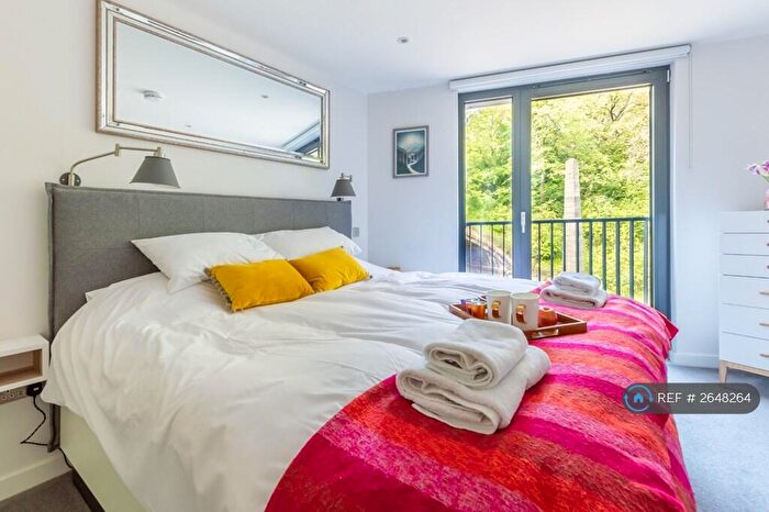 1 Bedroom Flat To Rent In King's Stables Road, Edinburgh, EH1