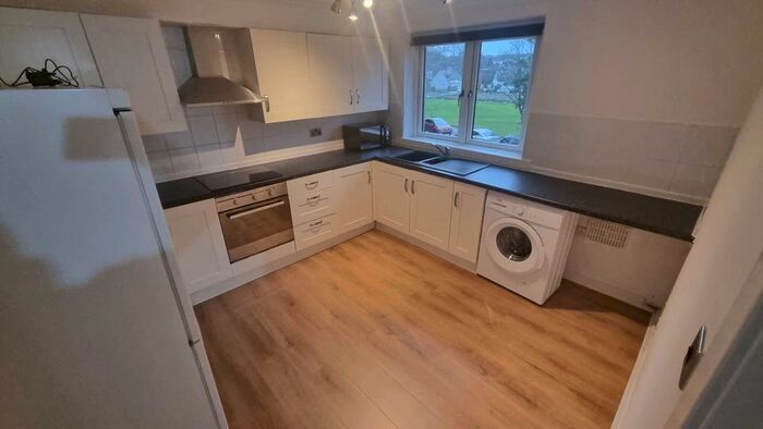 2 Bedroom Flat To Rent In Burntwood Court, Buchanan Dr, Newton Mearns, G77