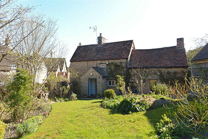 2 Bedroom Property To Rent In North Street, Marcham, Abingdon, OX13