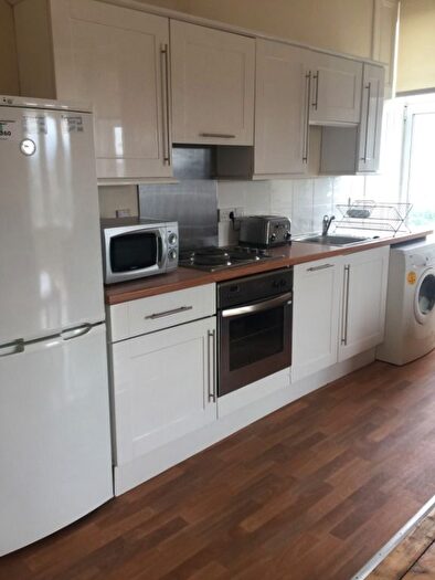 3 Bedroom Flat To Rent In Broughty Ferry Road, East End, Dundee, DD4