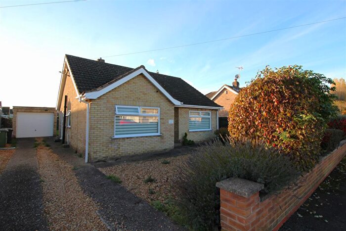 3 Bedroom Detached Bungalow For Sale In Lea Gardens, Peterborough, PE3