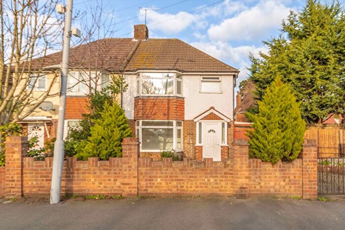 3 Bedroom Semi Detached House To Rent In Elm Road, Chessington, KT9