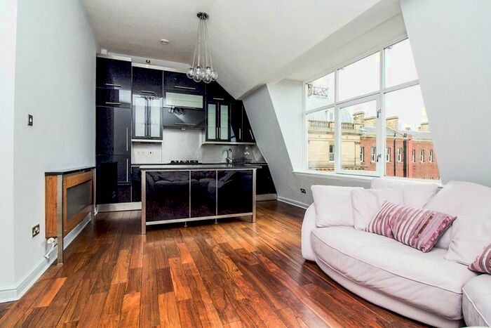 3 Bedroom Apartment To Rent In Sir Thomas Street, Liverpool, L1