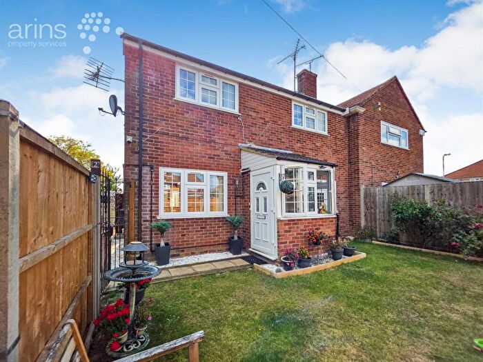 2 Bedroom Semi-Detached House For Sale In Lulworth Road, Reading, RG2