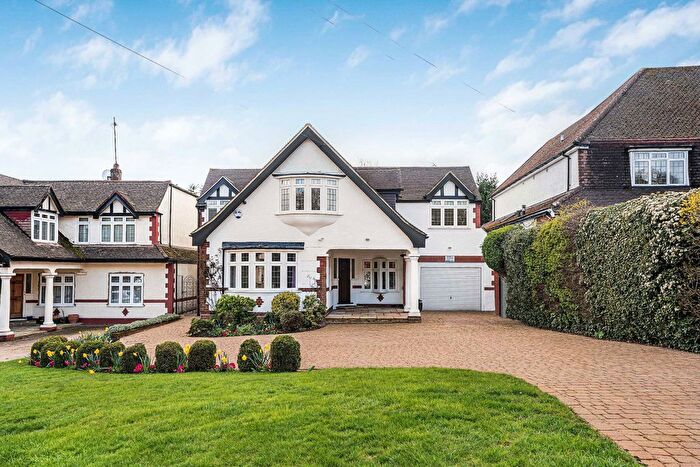 4 Bedroom Detached House For Sale In Georges Wood Road, Brookmans Park, Hatfield, AL9