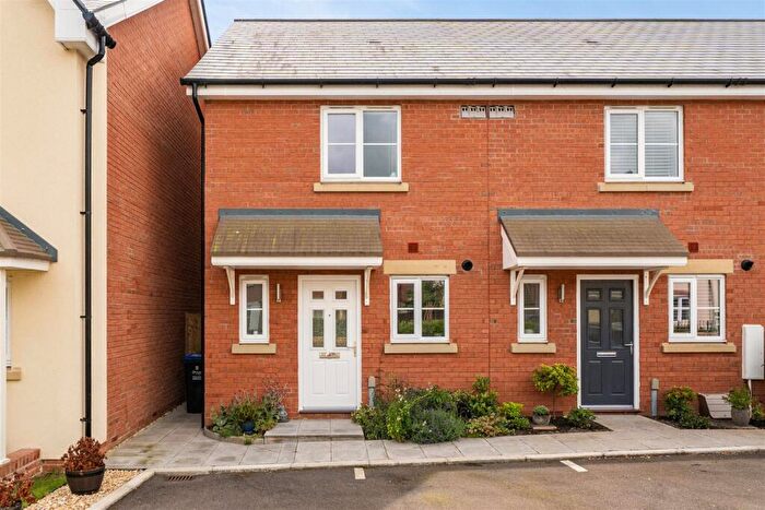 2 Bedroom End Of Terrace House For Sale In Winchcombe Avenue, Devizes, SN10