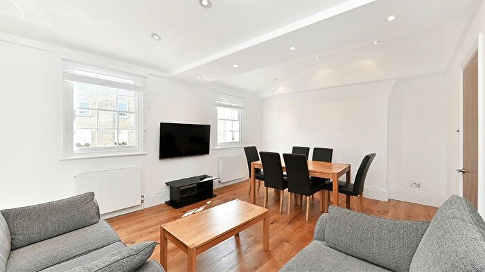 3 Bedroom Flat To Rent In York Street, Marylebone, London, W1H