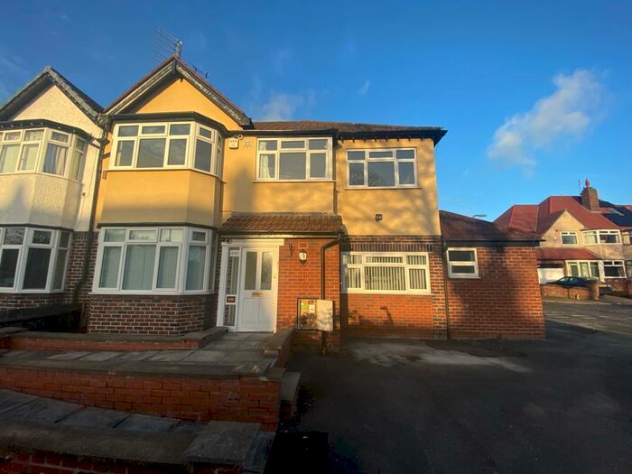 5 Bedroom House To Rent In Aigburth Road, L19