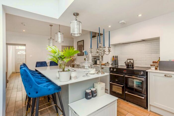 3 Bedroom Terraced House To Rent In Station Road Marlow, SL7