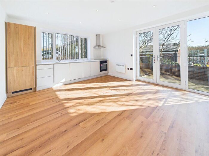 2 Bedroom Apartment To Rent In Hoffmanns Way, Chelmsford, CM1