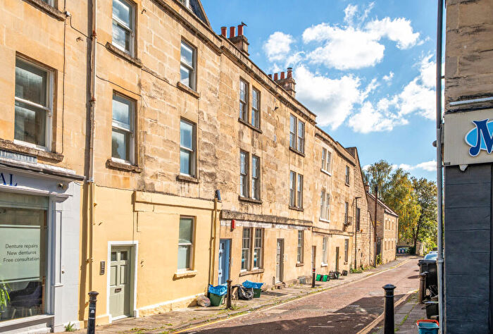 1 Bedroom Apartment For Sale In Walcot Buildings, Bath, Somerset, BA1