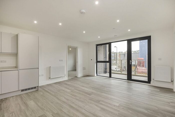 2 Bedroom Flat To Rent In Medway Street, Chatham, ME4