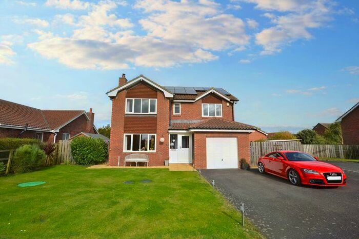4 Bedroom Detached House For Sale In Castle Drive, Seahouses, NE68