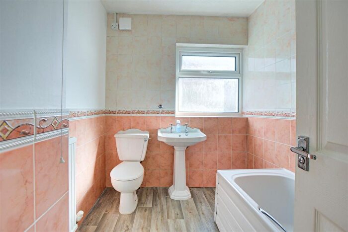 2 Bedroom Semi-Detached Bungalow For Sale In Low Lane, Morecambe, LA4