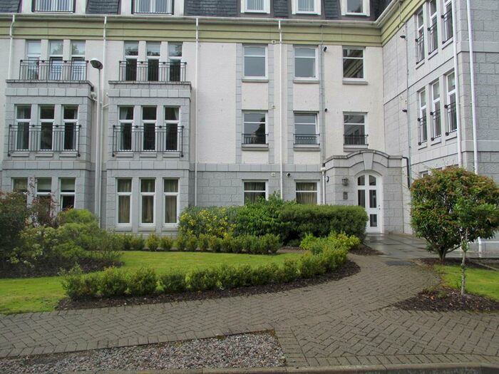 3 Bedroom Ground Flat To Rent In Grimond Court, Ground Floor, AB15