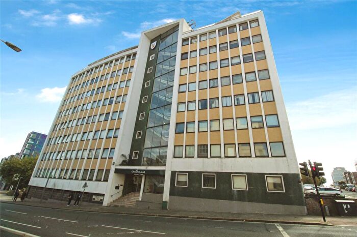 1 Bedroom Flat To Rent In Notte Street, Plymouth, Devon, PL1
