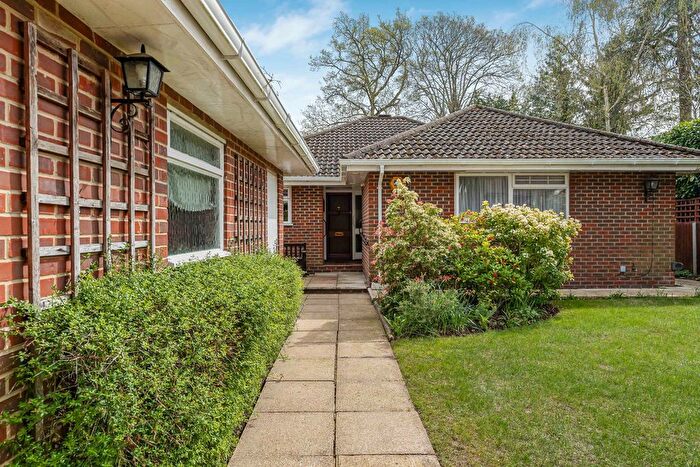 3 Bedroom Bungalow For Sale In Shaftesbury Road, Woking, Surrey, GU22