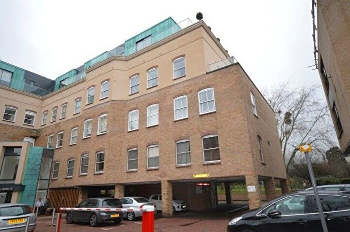 1 Bedroom Flat To Rent In Gemini House, New London Road, Chelmsford, Essex, CM2