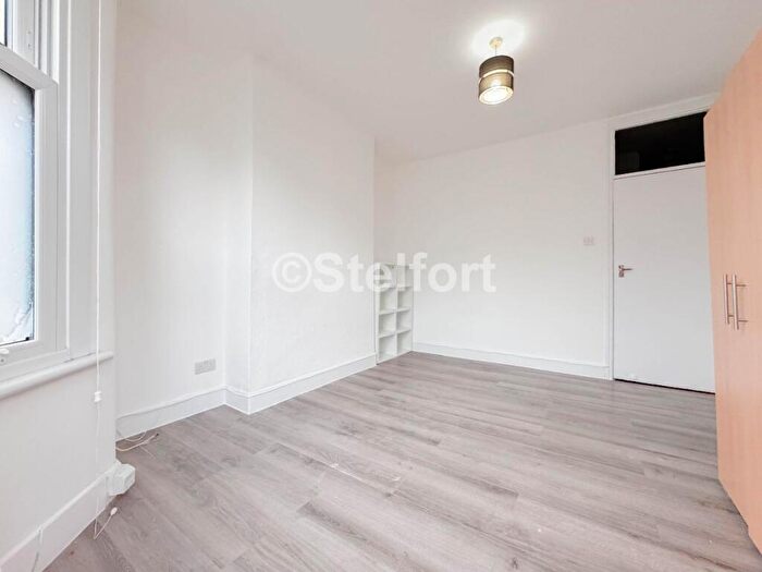 2 Bedroom Apartment To Rent In Mabley Street, London, E9