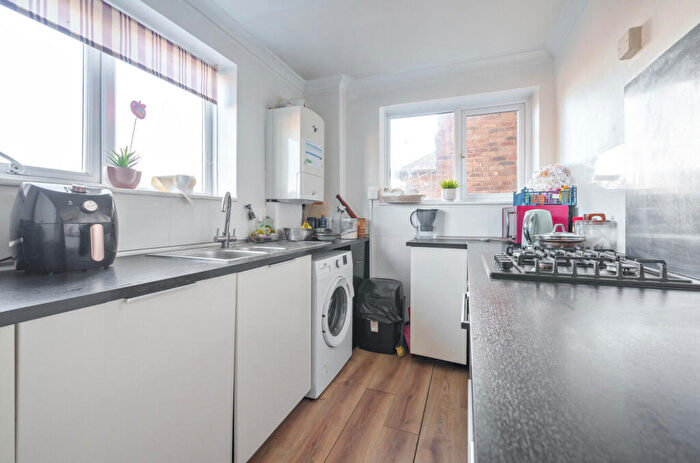 2 Bedroom Apartment For Sale In Park Crescent, Rottingdean, Brighton, East Sussex, BN2