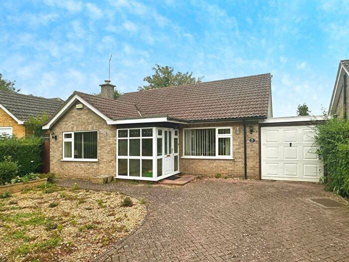 2 Bedroom Detached Bungalow For Sale In Singerfire Road, Ailsworth, Peterborough, PE5