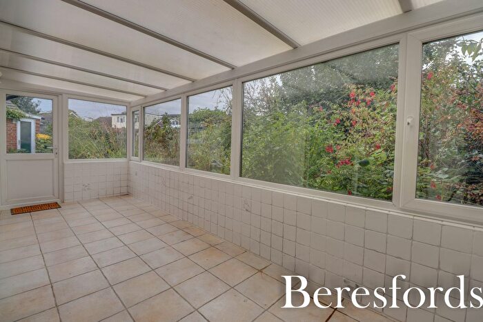 2 Bedroom Bungalow For Sale In Arnolds Close, Hutton, CM13