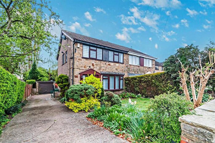 4 Bedroom Semi-Detached House For Sale In Woodhall Park Mount, Stanningley, LS28