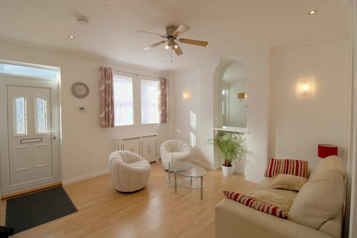 2 Bedroom Flat To Rent In Fonthill Road, London, N4