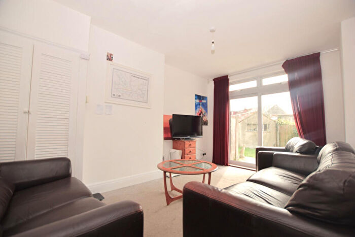 6 Bedroom Detached House To Rent In Manor Road, Bristol, BS16