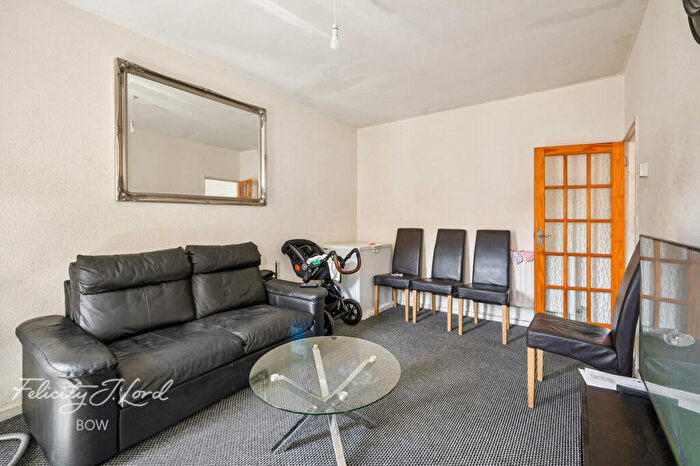 2 Bedroom Flat For Sale In Dod Street, London, E14